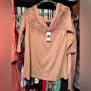 Buckle brand 
Pink 
Small